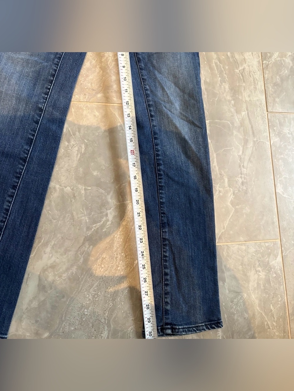 Gap Women’s Premium Straight Fit Jeans Sz 25 Mid Rise Medium Wash Denim Classic - Picture 8 of 10